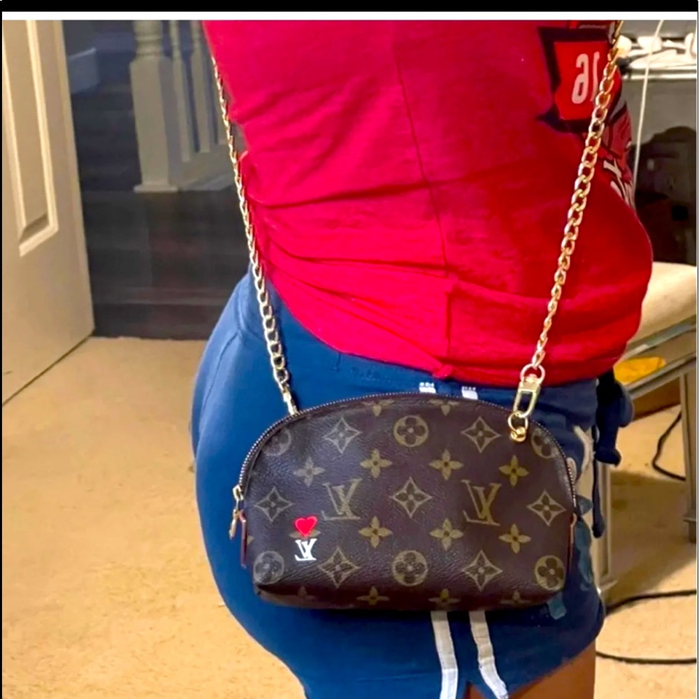 Louis Vuitton pouch Crossbody #ca0978